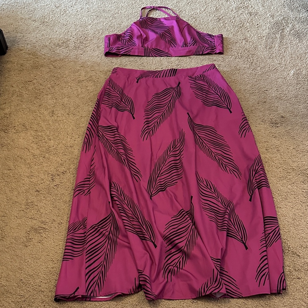 SHEIN Fuchsia and Black Leaf Pattern Skirt Set